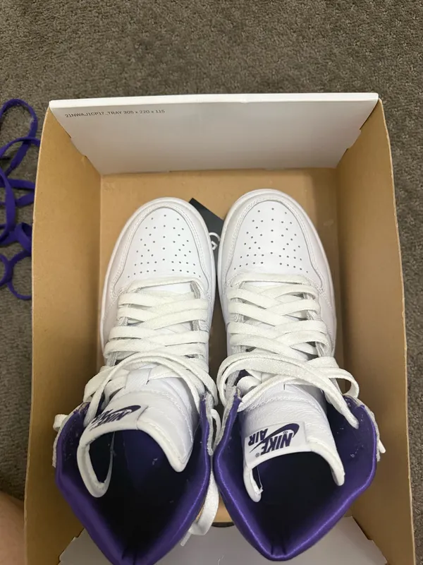 Nike Jordan 1 High OG  - Image 3