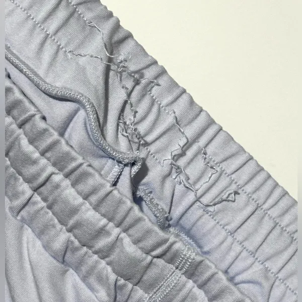 Vuori Performance Jogger Size Small - Image 3
