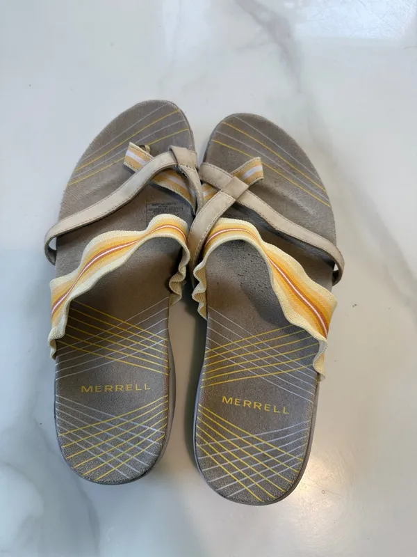 Merrell Women's Tan and Yellow Striped Slip-On Sandals - Image 4