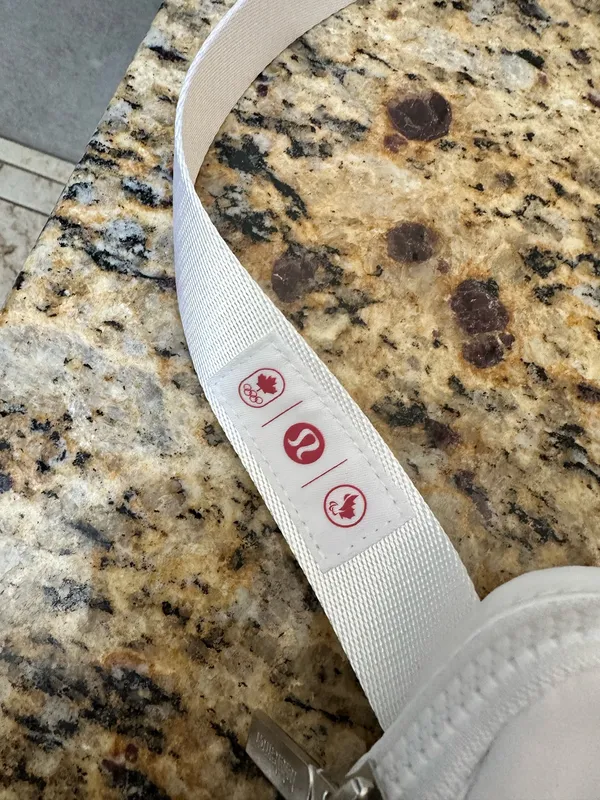 Lululemon Mini Everywhere Belt Bag - Image 5