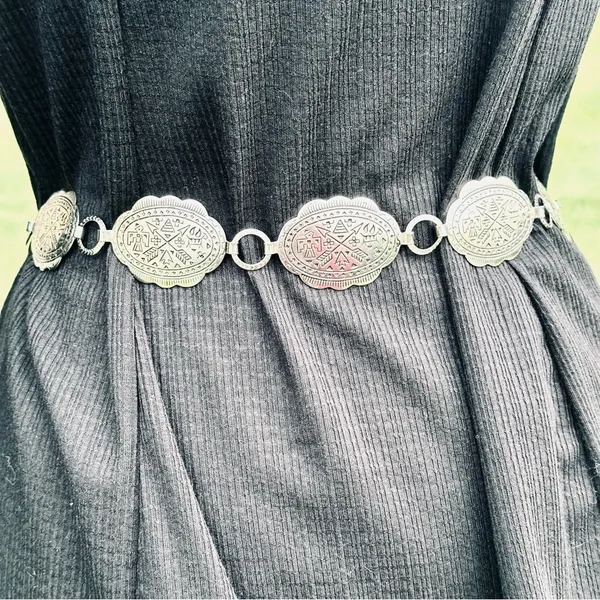 S.W. Concho Style Silver Link Belt Western Vibes - Image 7