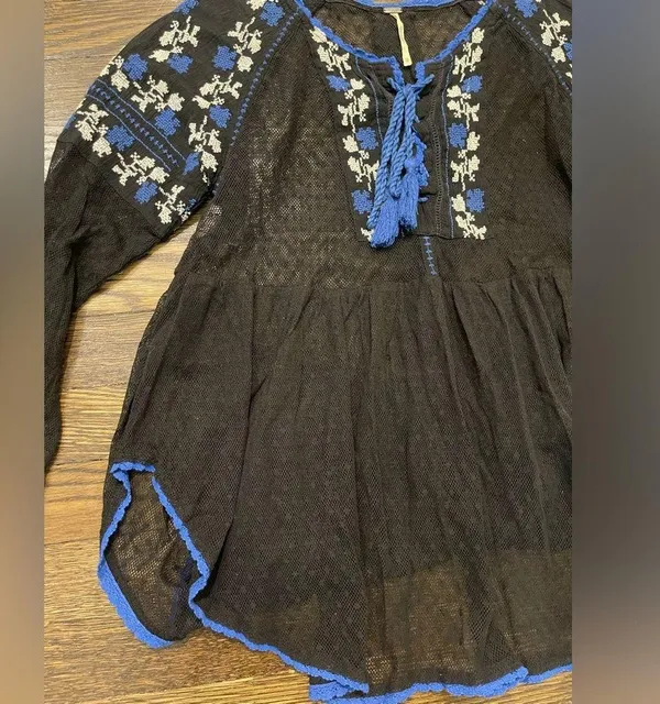 Free People transparent black blue embroidered tassel blouse women’s size XS - Image 4