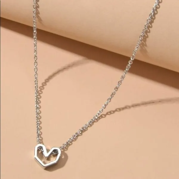 3/$30 🤍 Tiny Heart Necklace Silver - Image 3
