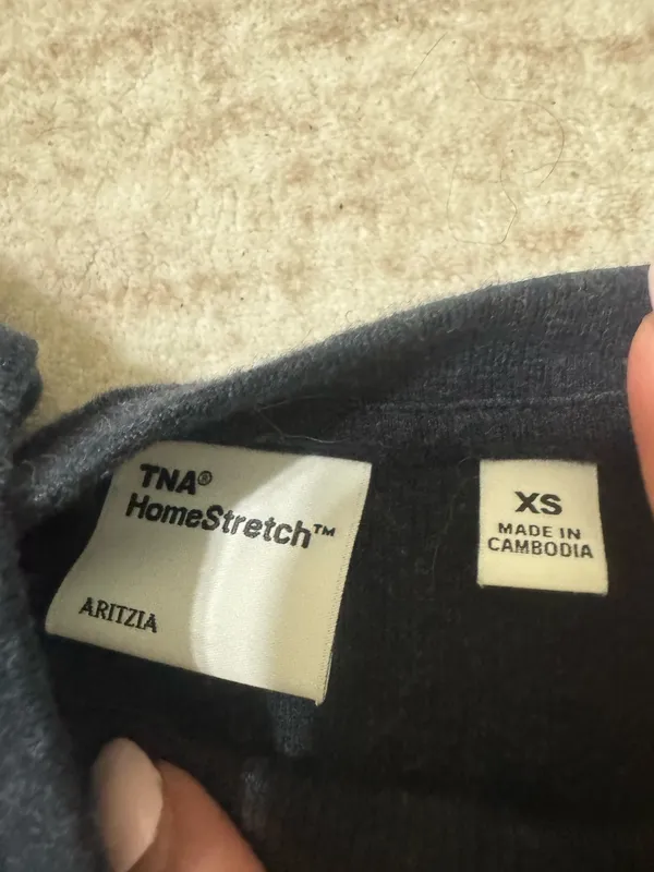 Aritzia homestretch ribbed tee size xs - Image 3
