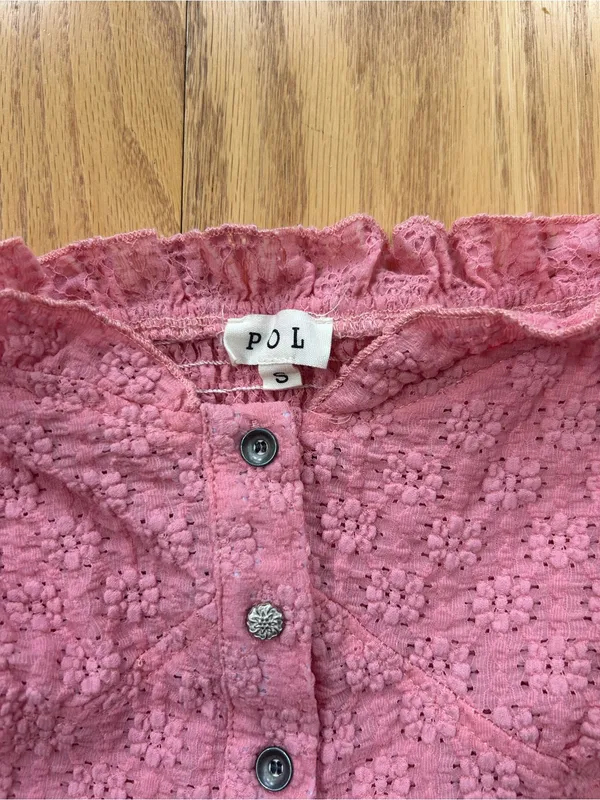 POL In Fair Verona Button Up Crop Top Pink‎ Eyelet Ruffle Cap Sleeve Small - Image 6