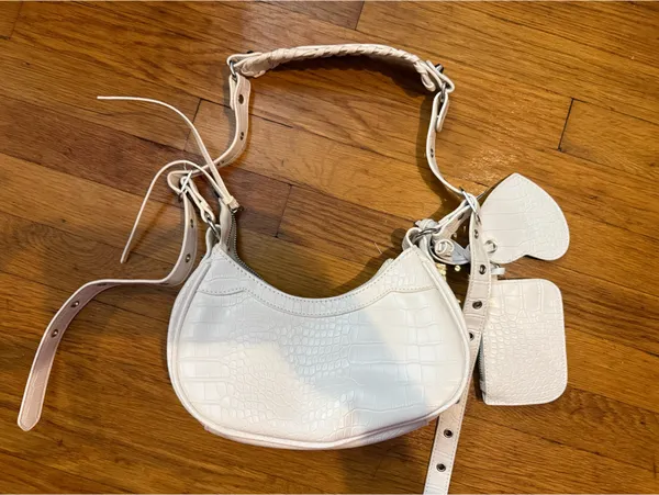 White purse - Image 2