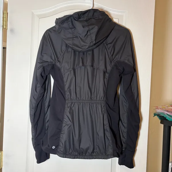 Lululemon Athletica Full Zip Hooded Goal Crusher Running Jacket Size 6 Black. - Image 2
