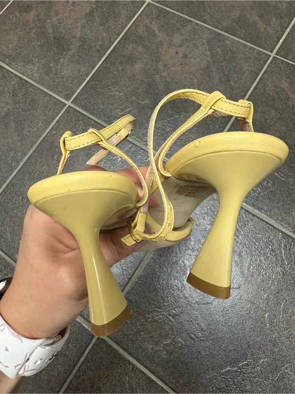 Tuckernuck Ava Heels Open Toe Ankle Strap Sandals Light Butter Yellow 6.5 $275 - Image 13