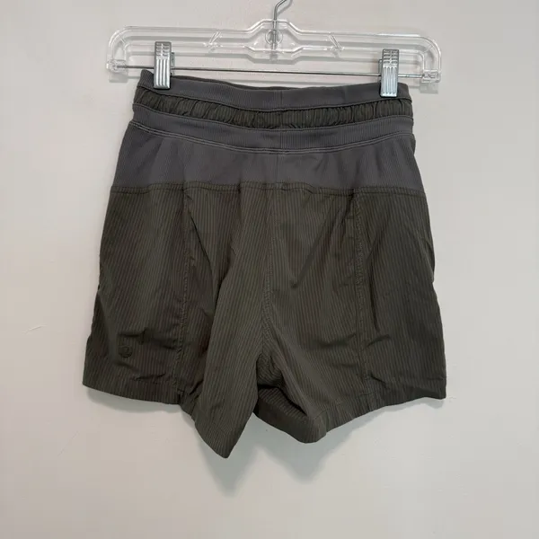 Lululemon Dance Studio High-Rise Short 3.5" Army Green Size 0 - Image 3