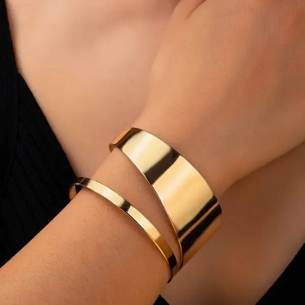 Elegant & Chic 18K Gold Plated Bracelet - Image 2