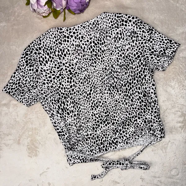 Brandy Melville Black and White Dotted Wrap Top - Image 6