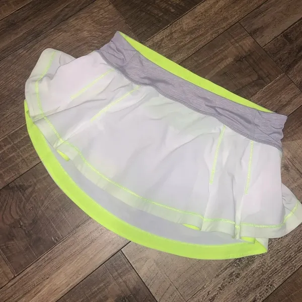 Lululemon Presta Skirt White Silver / Ray ruffle workout activewear spring rare - Image 5