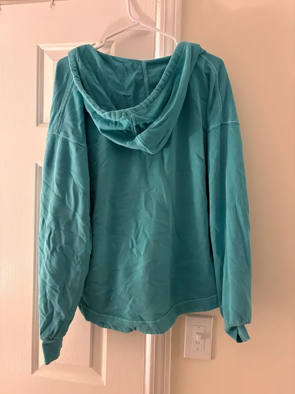 Old Navy Sweatshirt - Image 3