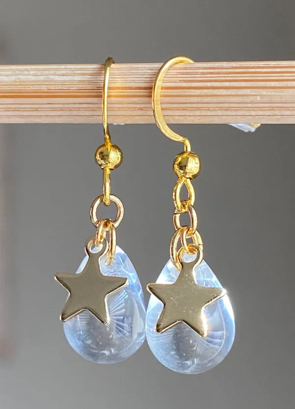 clear Czech glass teardrop & gold stainless star cute dangle earrings 🤍🌟 - Image 4