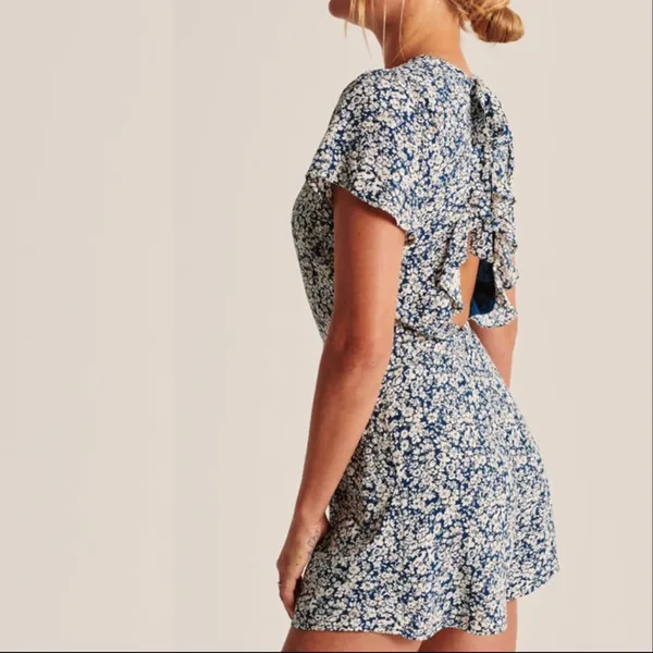 Abercrombie & Fitch Floral Print Open-Back Romper, Size XXS, NWT - Image 4
