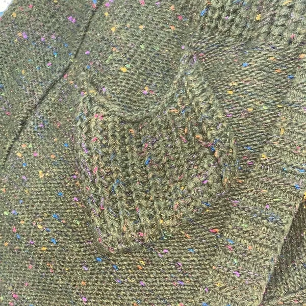 Green knit sweater cardigan with pockets size medium/large - Image 6