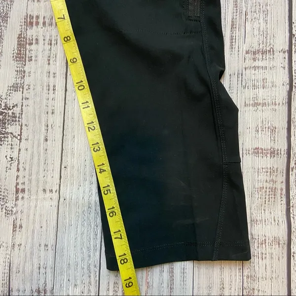 Columbia Omni Shield Black Capri. Size Small. EUC - Image 9