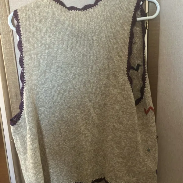 FINAL MARKDOWN Gw Patterned Beige Sweater Vest medium Tan - Image 5