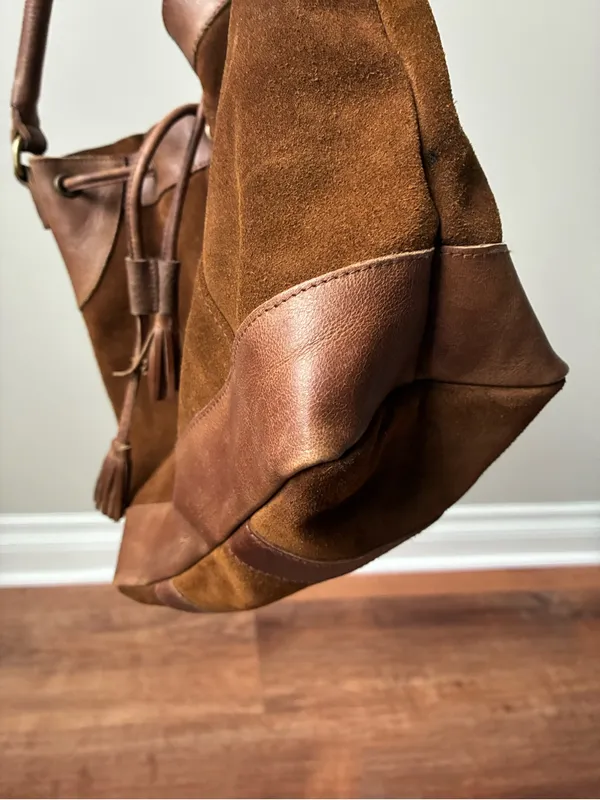 Anabaglish suede leather bucket bag with dreamcatcher charm - Image 15