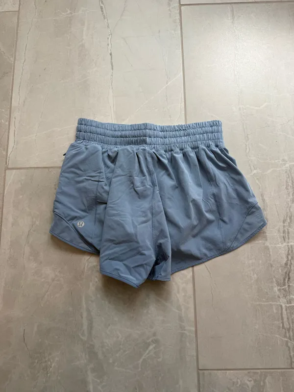 Lululemon Hotty Hot High-Rise Shorts 2.5" - Image 4
