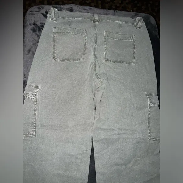 American Eagle Cargo Stretch Straight Pant in Green Size 14 Regular - Image 9