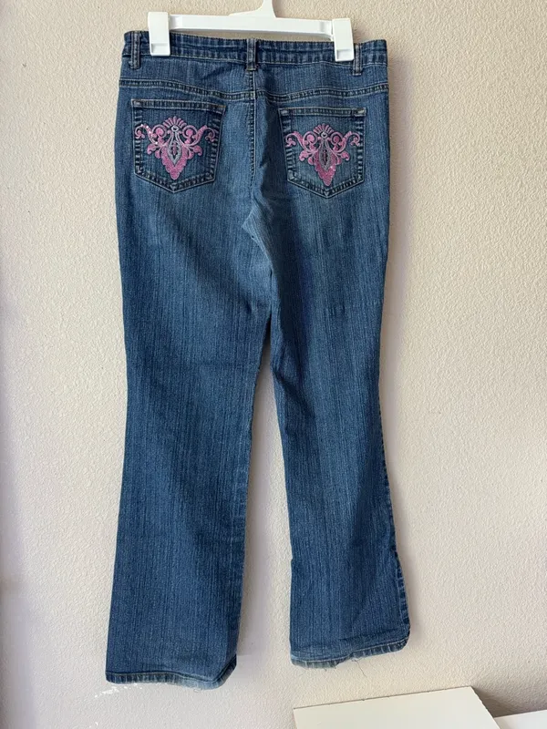 Women’s Dark Blue Embroidered Back-Pocket Jeans - Pink Detail - Image 2