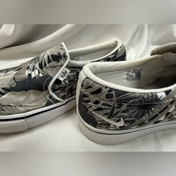 Nike Women's Slip-On Sneakers in Black, White and Gray Tropical Print - Image 4