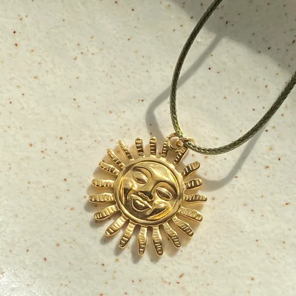 Handmade gold tone stainless steel sun boho retro vintage style necklace☀️ - Image 6
