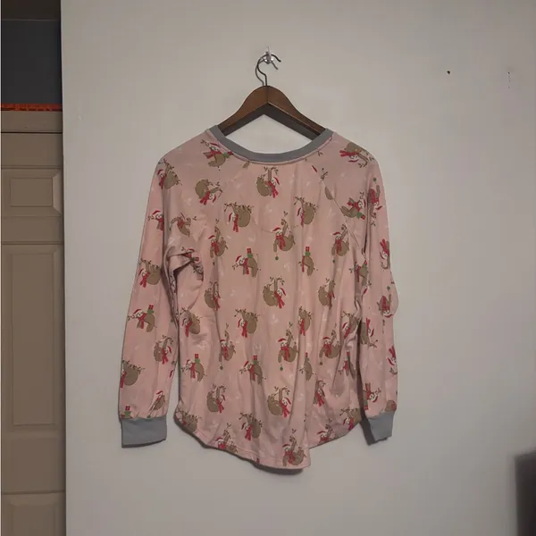 Cuddl Duds Pink Soft Long Sleeve Top with Christmas Holiday Sloth Print - Image 9