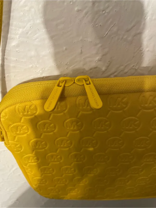 Michael Kors Neoprene Tablet Case Yellow Quilted MK Crossbody Shoulder Bag - Image 6