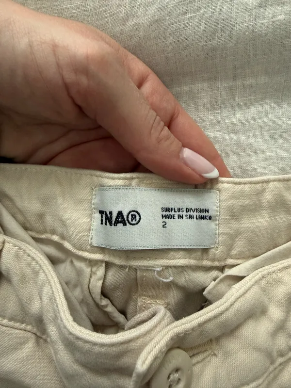 Aritzia Cargo Pants TNA - Image 4
