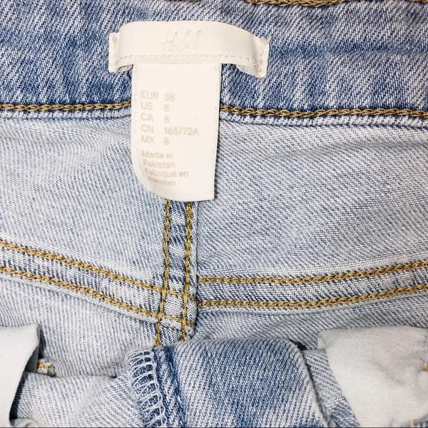 H&M size 8 denim cutoff shorts - Image 4