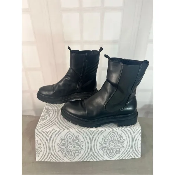 A New Day Black Faux Leather Chunky Platform Laura Gore Chelsea Boot Size 11 - Image 4