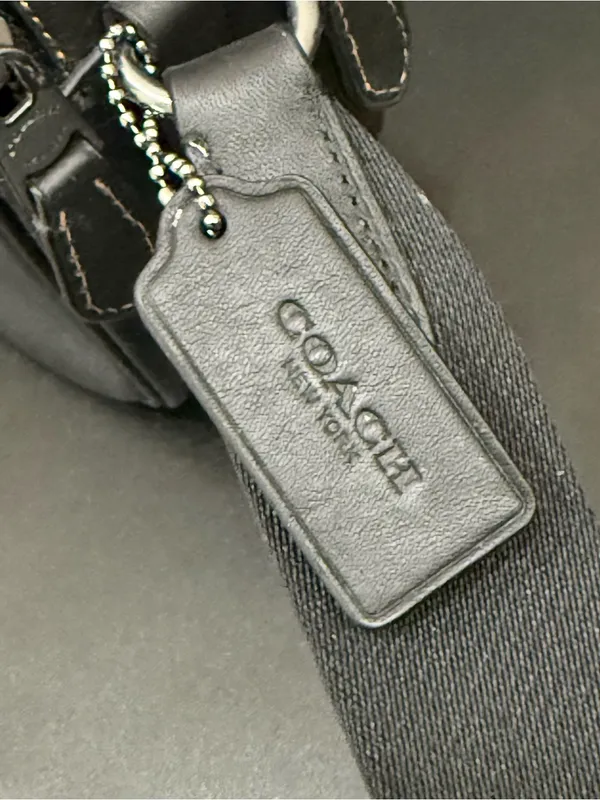 COACH C4148 Black Smooth Calf Leather Double Zip Graham Crossbody Camera Bag - Image 15