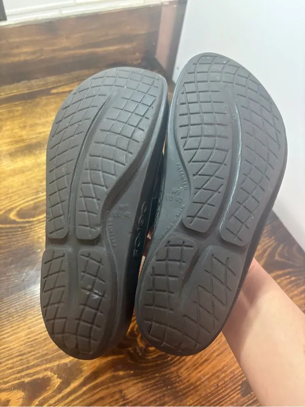 Oofos Black Flip Flips Size Women 9‎ - Image 8