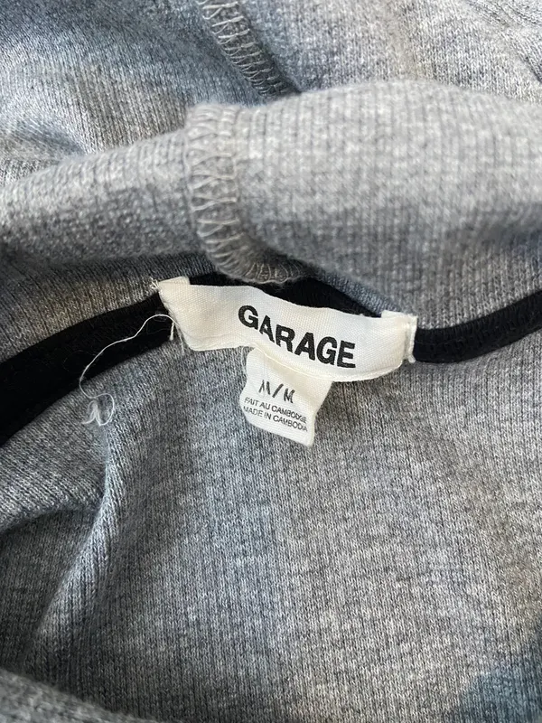Like new! Worn once!   size Medium crop top. - Image 4