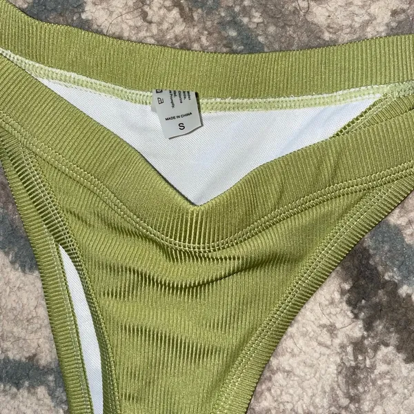 Green Cheeky Bikini Sz.S - Image 3