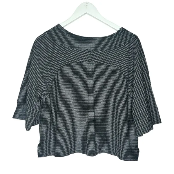 Free People FP Movement Black Striped Cropped V-neck Tee Size Medium - Image 3