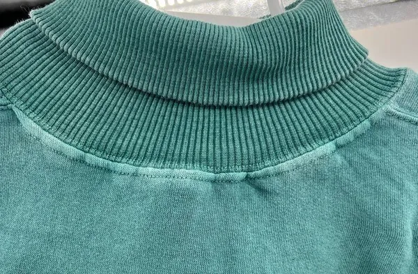 Cape Cod Art Unlimited Sportswear turtleneck teal embroidered sweatshirt L - Image 5