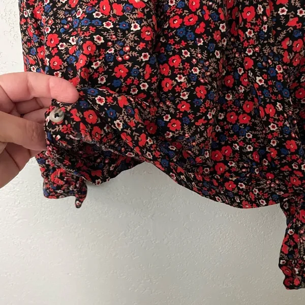 Universal thread floral wrap blouse - Image 3
