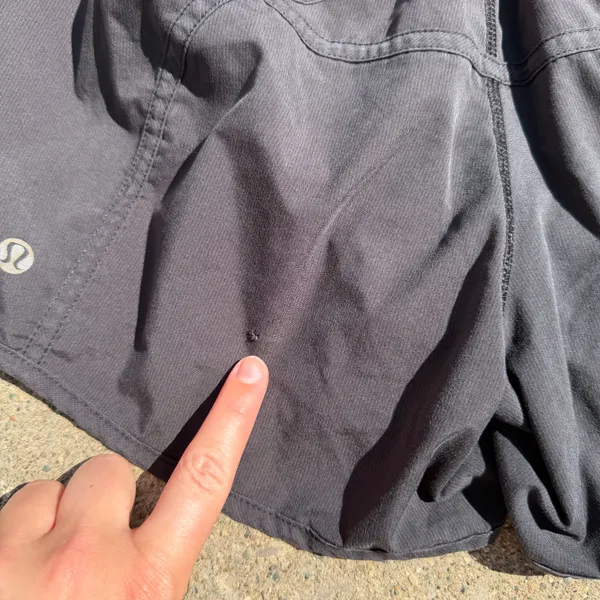 Lululemon Tracker 4” Running Shorts Size 6 - Image 4