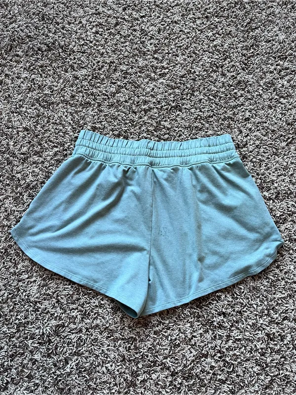 Vuori Halo Performance Shorts - Image 6