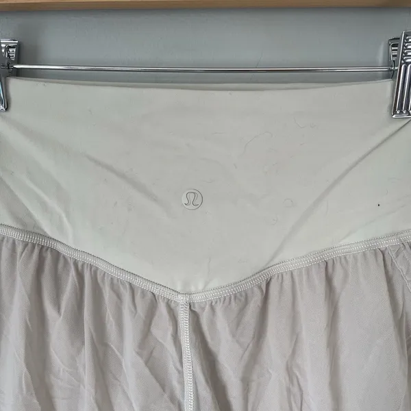 Lululemon Nulu Mesh High Rise Athletic shorts Beige Tan Lightweight Size 4 - Image 7