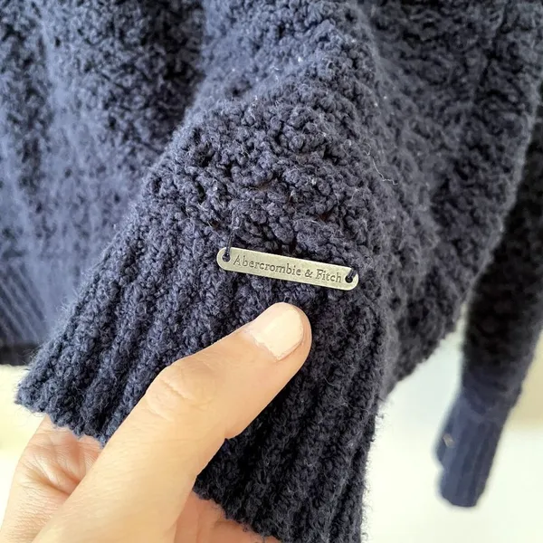 Abercrombie&Fitch blue knit v-neck long sleeved casual sweater winter navy blue‎ - Image 5