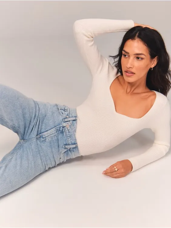 Abercrombie & Fitch Ultra High Rise 90s Straight Jean 20 - Image 4
