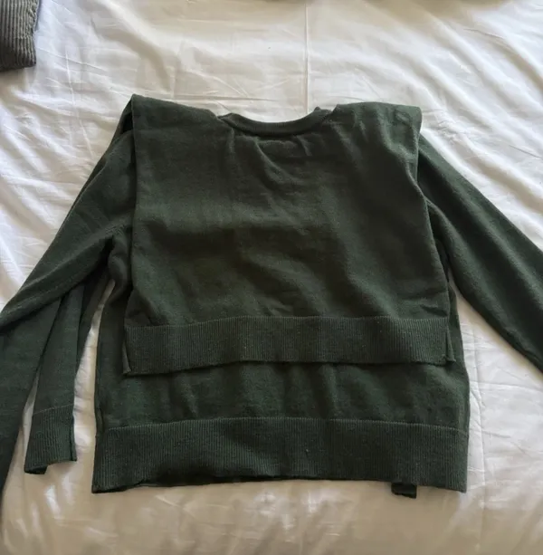 Aritzia green cashmere blended knit sweater - Image 3
