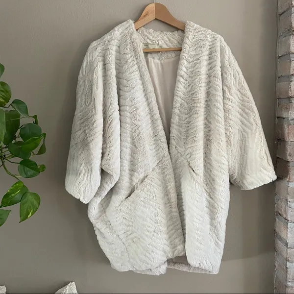 ANTRHO Faux Fur‎ Cocoon Cardigan - Image 3