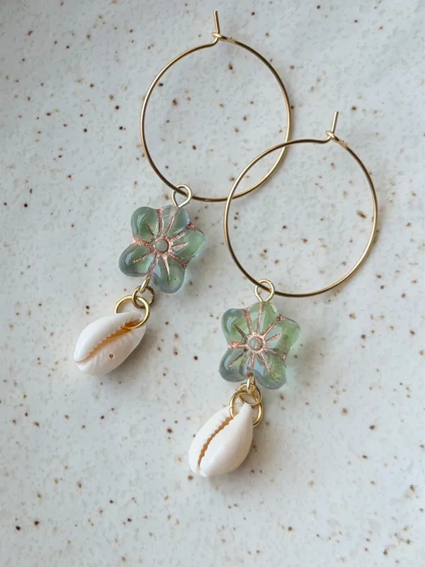 Handmade quality Czech glass flower beads & natural cowrie seashell hoop dangle earrings 🌀💕 - Image 3