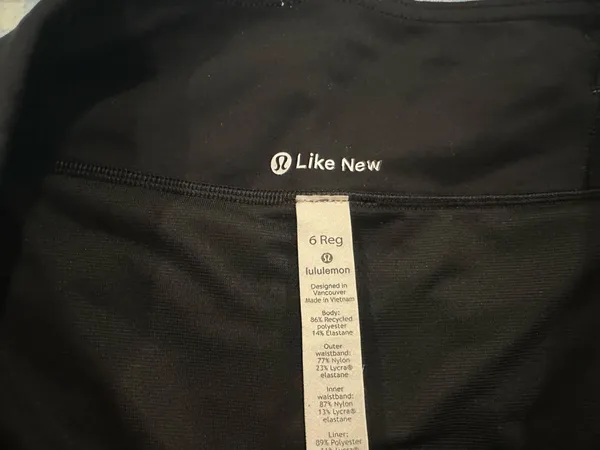 Lululemon Shorts Hotty Hot 2.5" Black Low-Rise Women’s 6 - Image 2