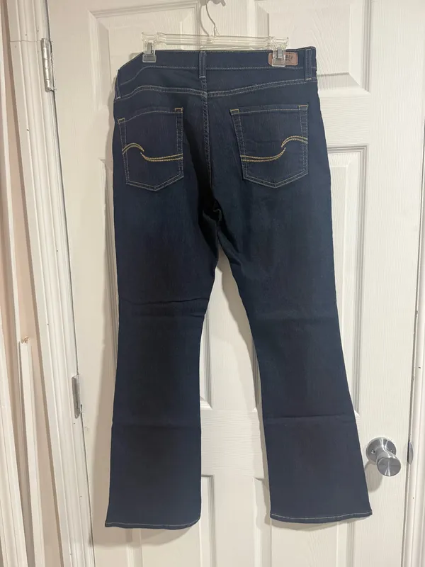 Levi's Signature by Levi Strauss & Co. Modern Boot Cut Jeans 16W - Image 2